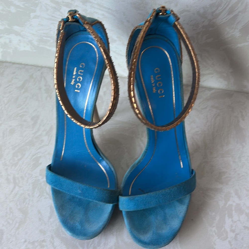 Preloved Gucci heels - Picture 2 of 11